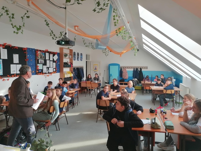 fee5f5c9-4014-455d-a017-3b6abb0a9441